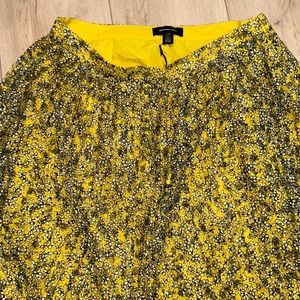 FLOWY FLOWERY SKIRT SIZE 14 NWT